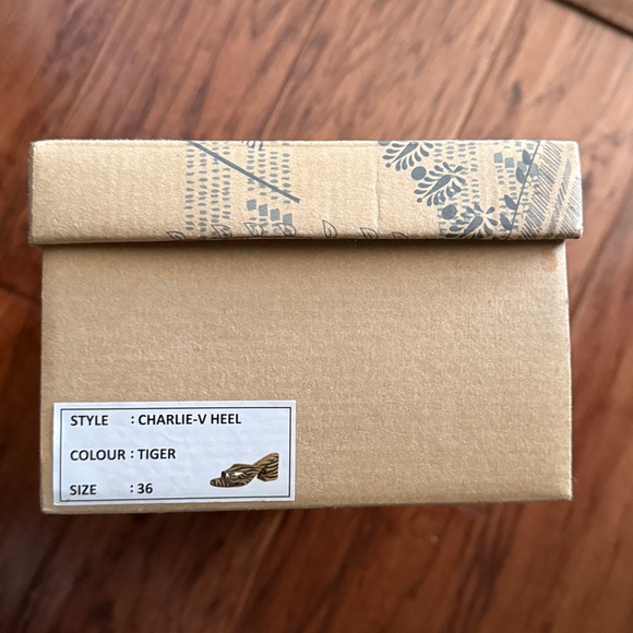 Free People Charlie-V Heel Tiger Print Tan and Black Heels - Picture 3 of 8